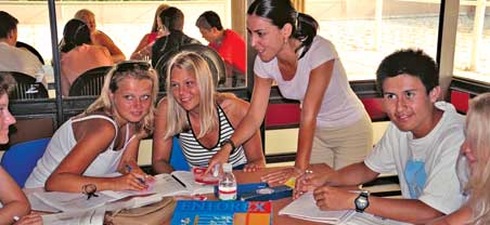 学生年龄和国籍